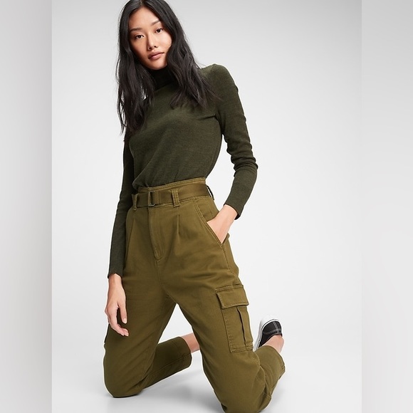 GAP High-Rise Belted Khaki Cargo Pants - Picture 2 of 7
